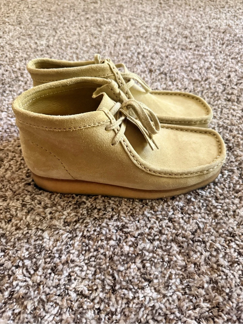 Clarks Men’s Tan Suede Chukka Wallabee Boots